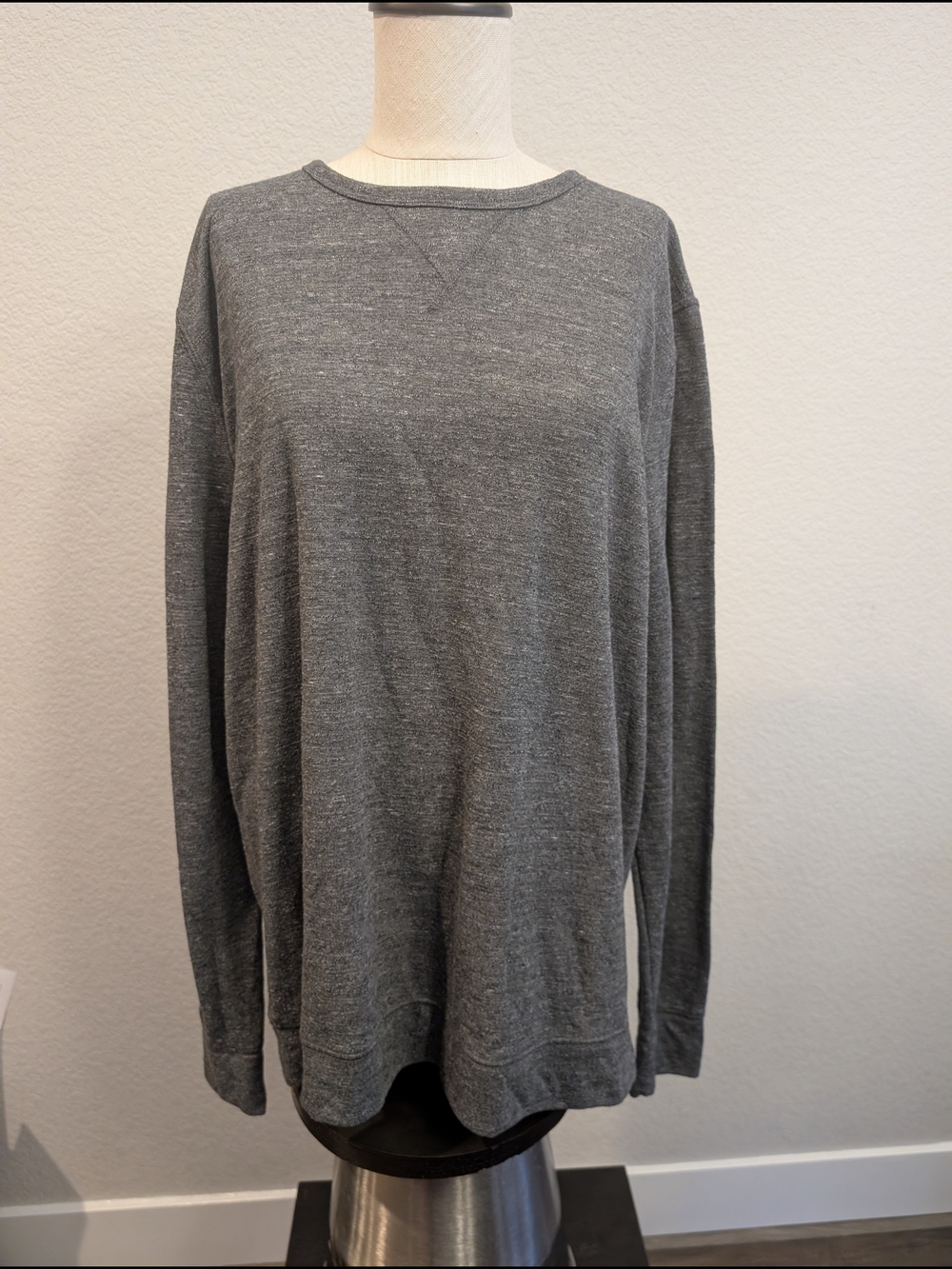Women's Sz XL Gray Long-Sleeve Crewneck Light Sweater